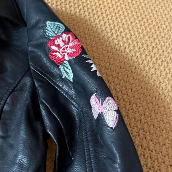 Romeo & Juliet Couture Black Vegan Leather Jacket with Floral Embroidery Size M - Picture 6 of 9